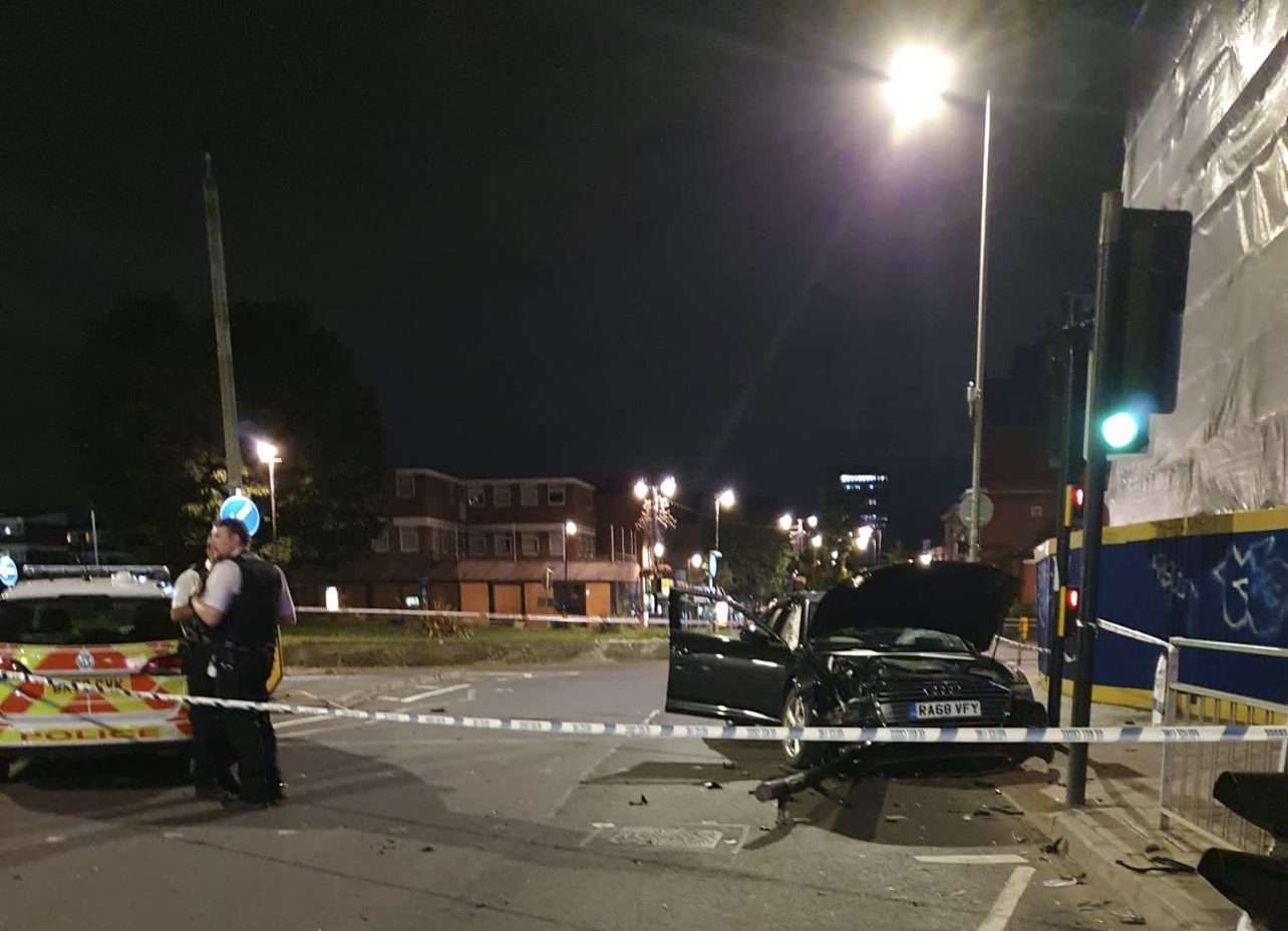 A2043 Malden Road Partially Shut After Car Crashes Into Traffic Light