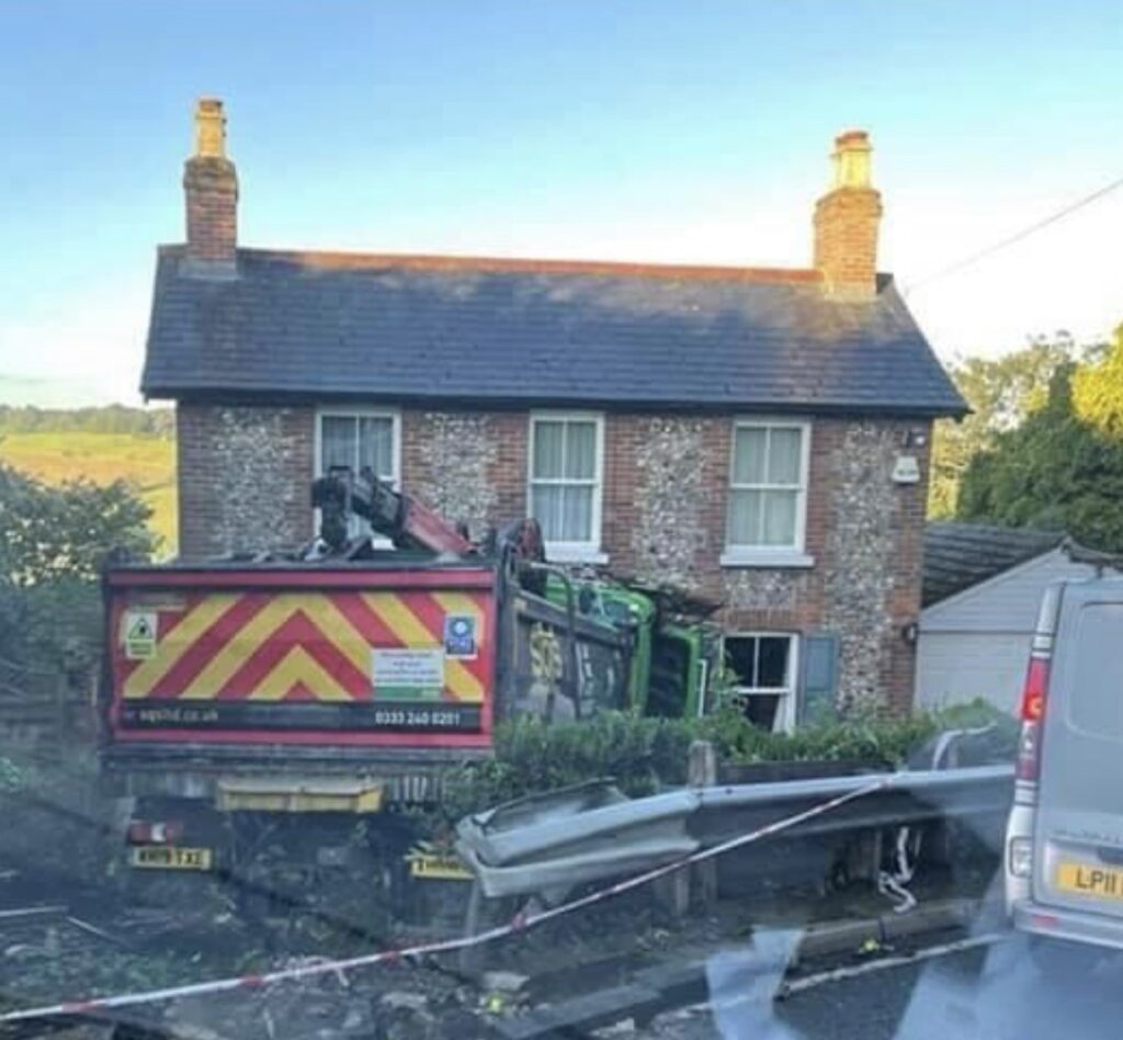 Emergency Services Called After Hgv Ploughs Into Biggin Hill Cottage