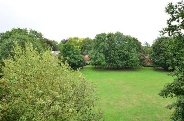 Investigators Are Appealing For Witnesses After A Man  Was Stabbed  In New Ash Green