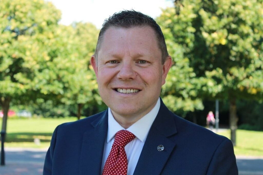 Police Officers vote in  John Apter as new National Police chair