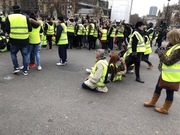 Six charged over yellow vest protests