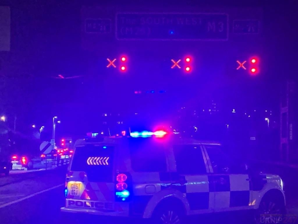 Access to M25 closed near Sunbury following single vehicle