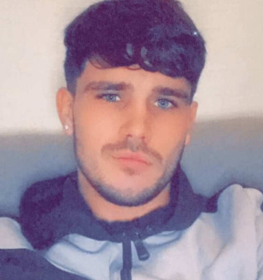 Fire crews called to rescue man trapped on scaffolding