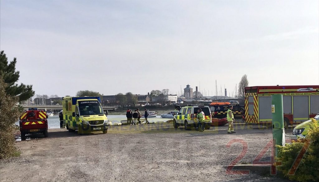 Fire crews pull three teenager stuck from mud in Gosport