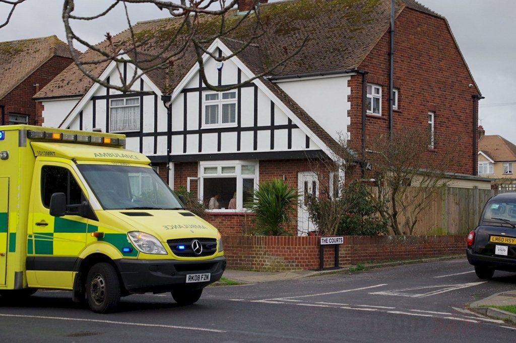 Manhunt for Margate street robber