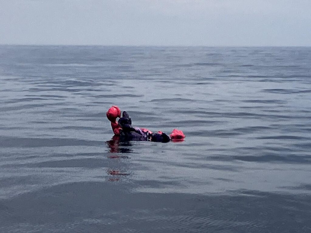 Volunteers Race to Liferaft Sighting