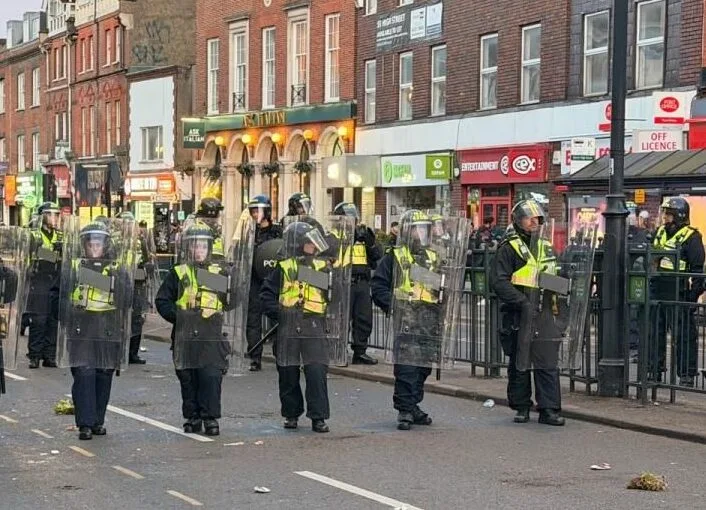 Big Police Operation After Protest Closes Epsom Town Centre Roads