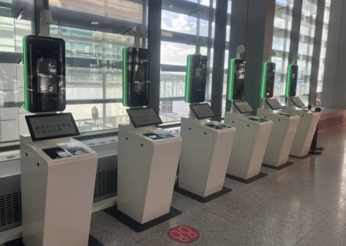 British Passengers Faint in Horrific Hours-Long Queues at Milan Airport