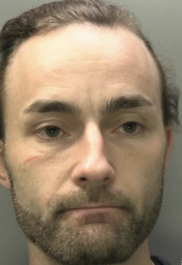 Sex Offender Follows Teen Home, Forces Kiss & “Cyber Flashes” Woman