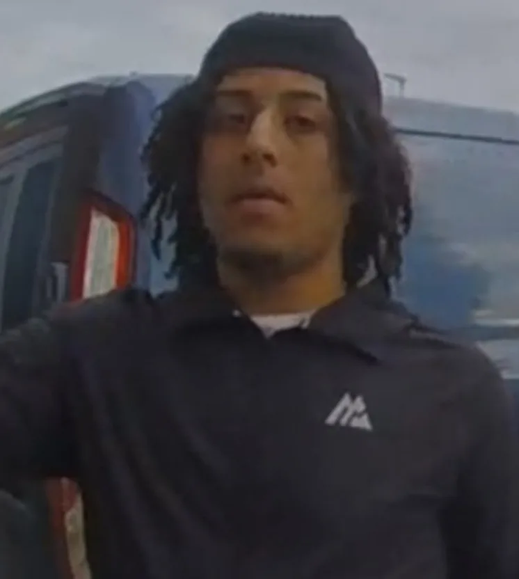Police Seek Man Over iPhone Theft in Duston Grafton Way