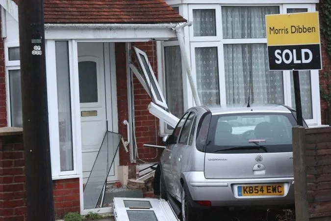 Car Crashes Into Waterlooville Home Porch – Driver Trapped, Minor Injuries