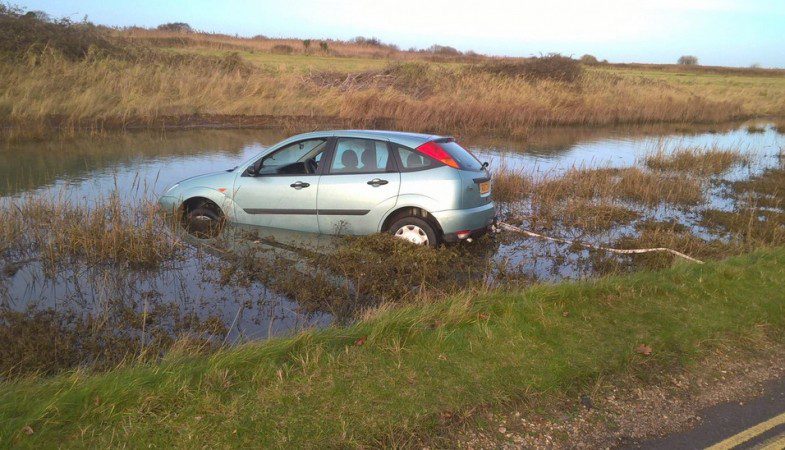 Driver Escapes Serious injury after Boxing Day Dip in Calshot Hampshire