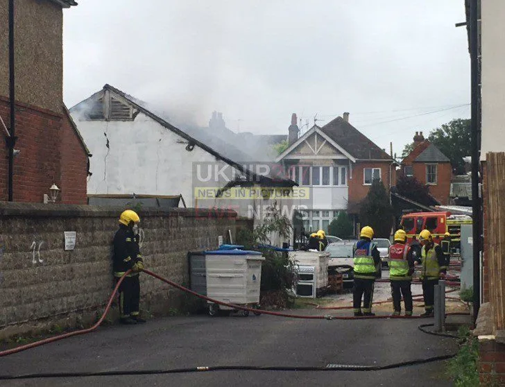 Massive Fire Engulfs Southampton Car Workshop – Streets Shut, Smoke Blankets Neighbourhood
