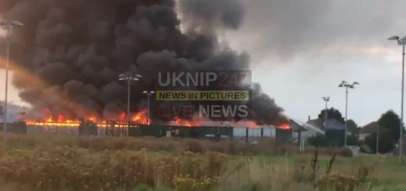 Homes evacuated after Large Fire at Fleet Leisure  and Sports Club in North fleet