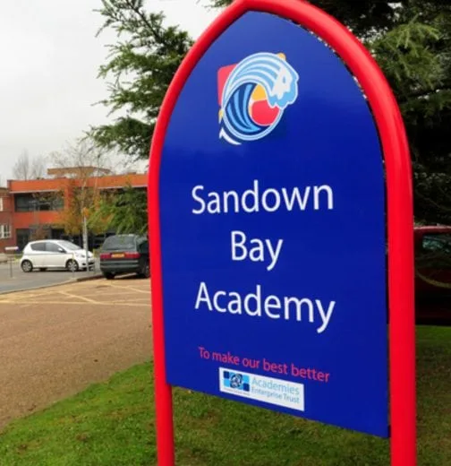 Isle of Wight Police Admit Drug Crisis Outside Sandown Bay Academy Spiralling Amid Staff Shortages