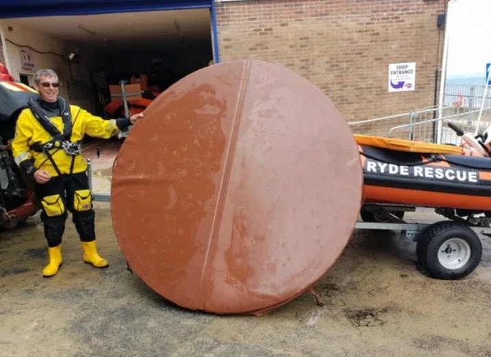 Hot Tub Cover Mistaken for Dinghy Sparks Ryde Lifeboat Launch