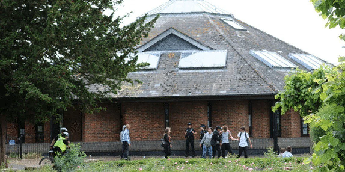 Isle of Wight Police Carry out Chav Patrol in an attempt to rid Newport Bus Station  and Park  of Anti-social behaviour