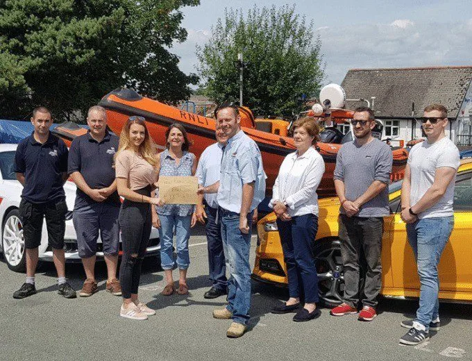 Isle of Wight Ford Fans Raise £750 for RNLI at Huge May Event