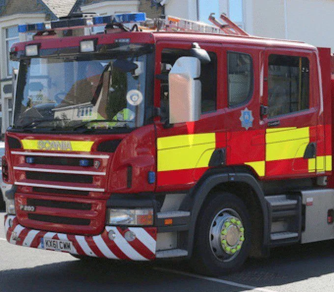 Isle of Wight Firefighters Douse Midnight Blaze at Massive Wootton Greenhouse