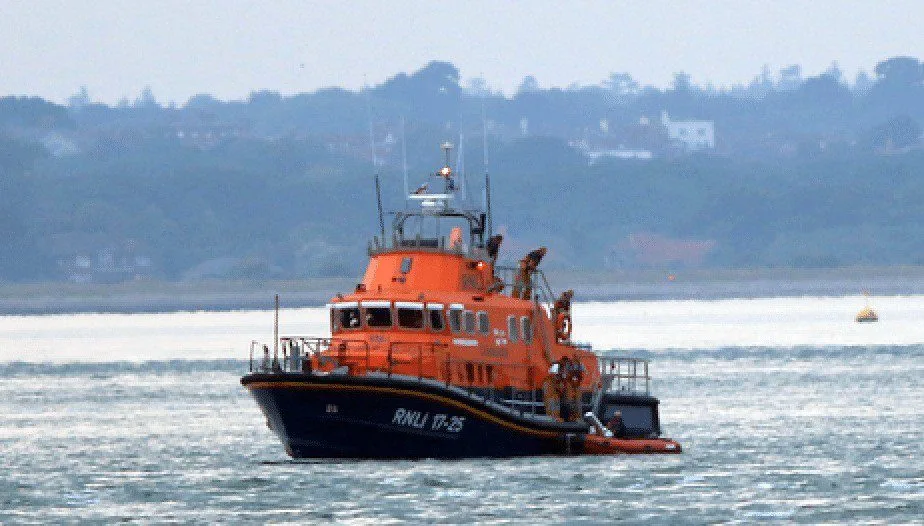 Massive Sea Search After Paraglider Spotted Plunging Off West Wight Coast