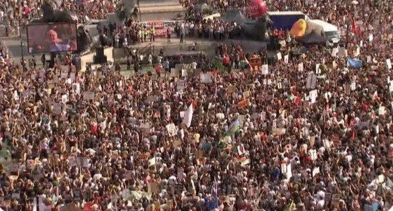 London on Edge: Police Tighten Grip on ‘Welcome Trump’ and ‘Free Tommy Robinson’ Protests to Prevent Mayhem