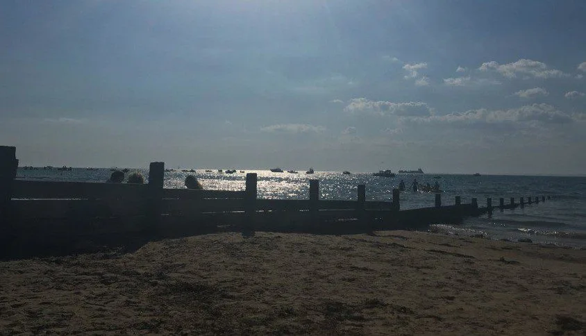 Isle of Wight Woman Pulled Lifeless from Colwell Bay Sea After Good Samaritan Rescue