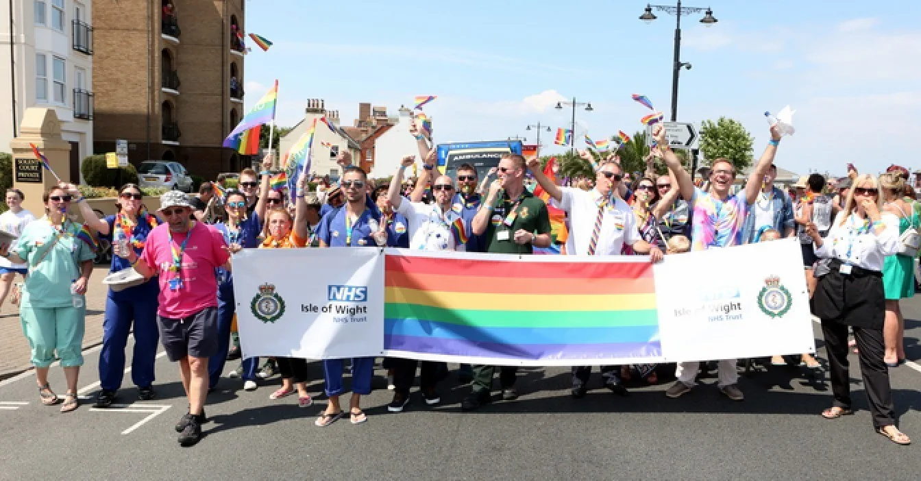 Isle of Wight Pride Draws 15,000 for Record-Breaking UKPride Celebration and Largest Ever Rainbow Flag
