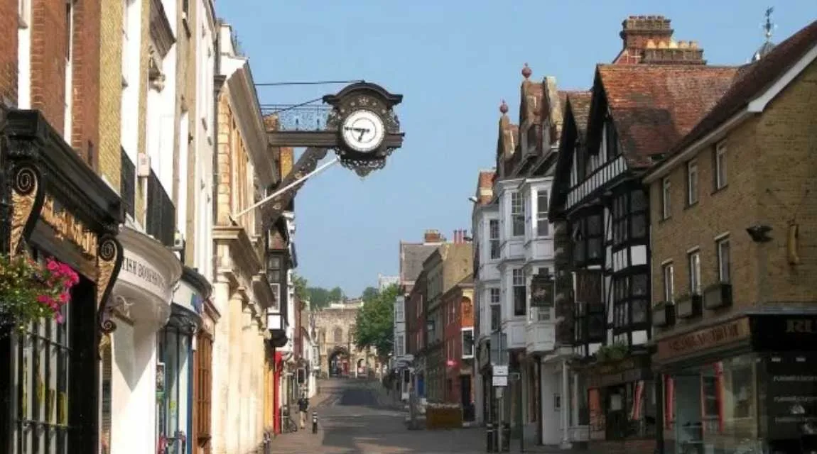 Winchester Torch Attack: Police Hunt Smartly Dressed Witness After Man Hospitalised