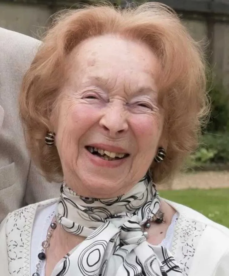 90-Year-Old Grandmother Dies After Wootton BMW Crash – Police Seek Witnesses