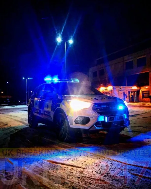 Portsmouth Bottle Attack: Man Assaulted and Robbed in Broad Daylight – Police Hunt Three Suspects