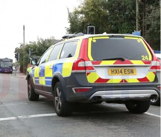 Gosport Man Brutally Attacked and Kicked in Head – Police Hunt White Car Escapee