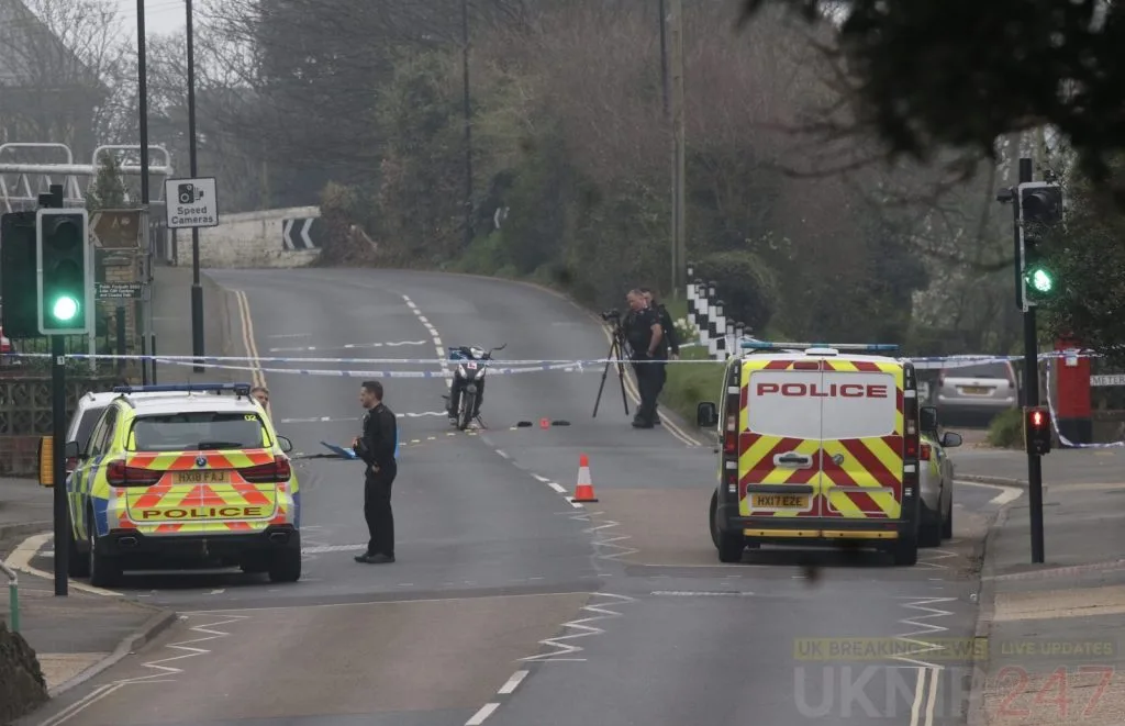 Domino’s Rider Critically Injured in Early Morning Isle of Wight Crash – Police Hunt Second Vehicle