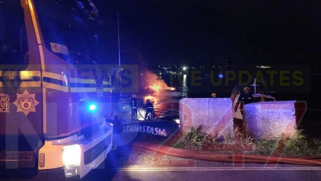 Fireball Engulfs 25ft Yacht in Early Morning Portsmouth Blaze – Emergency Crews Race to Scene