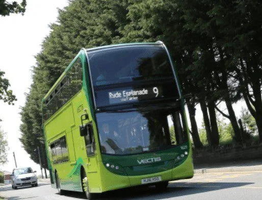 Lorry Reverses Into Southern Vectis Bus on Isle of Wight’s Purdy Road—No Serious Injuries