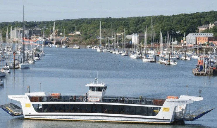 Urgent Repairs Halt Cowes Floating Bridge; Temp Launch Service Starts Ahead of Bank Holiday
