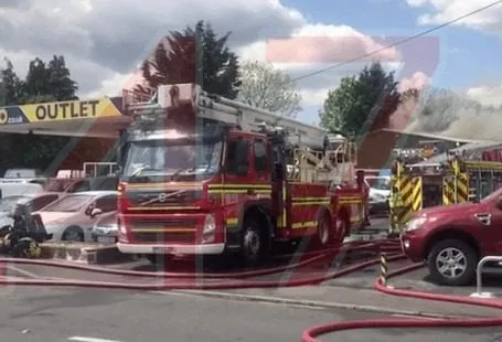 Huge Fire Destroys Vehicles and Vansco Workshop in Cadnam – 45 Firefighters Battle Blaze