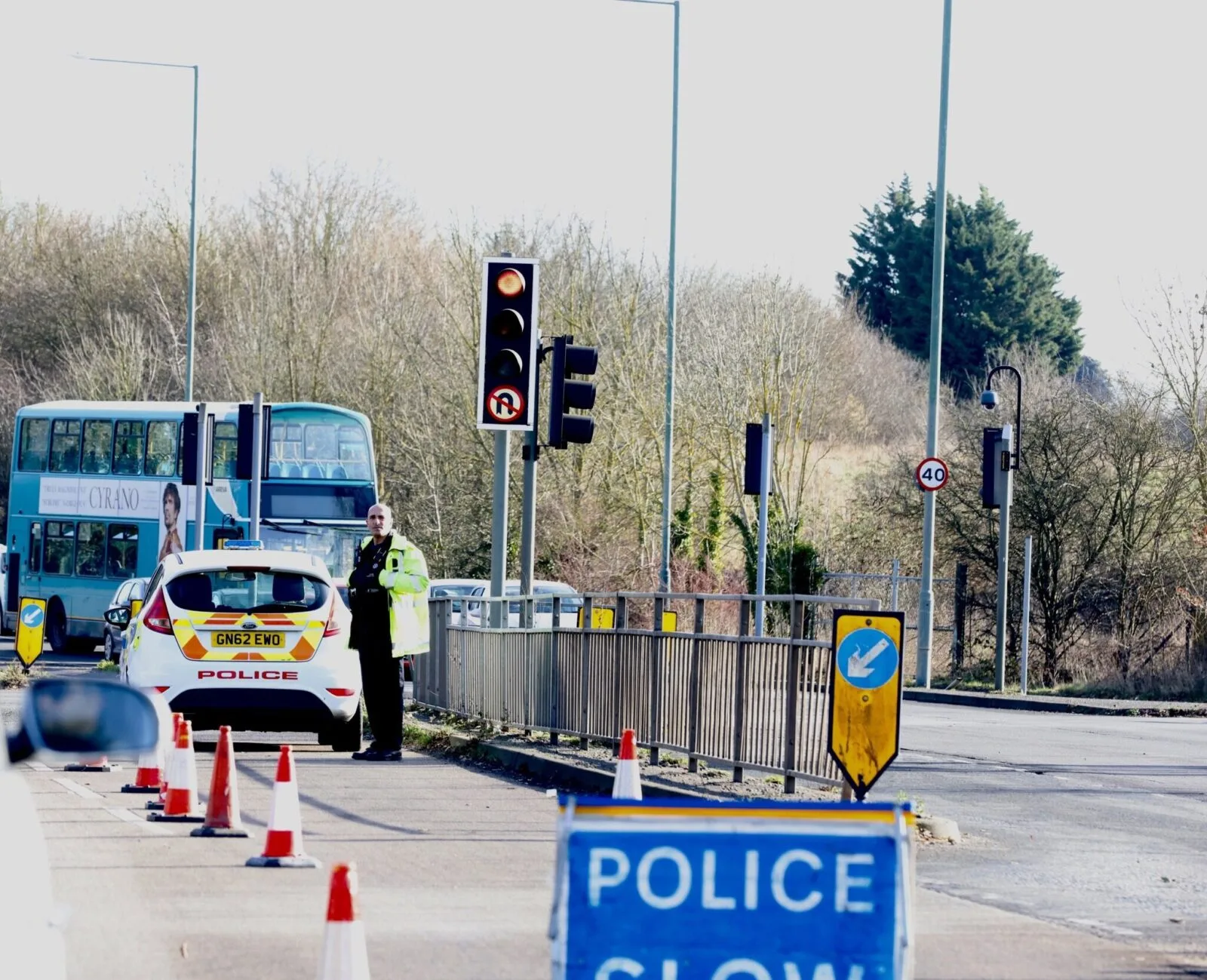 M25 J4-J5 SHUT: Sinkholes and Crash Spark Full Motorway Closure and Chaos