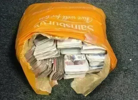 £100k Seized and Two Arrested as Police Raid Illegal Money Laundering Hubs in West London