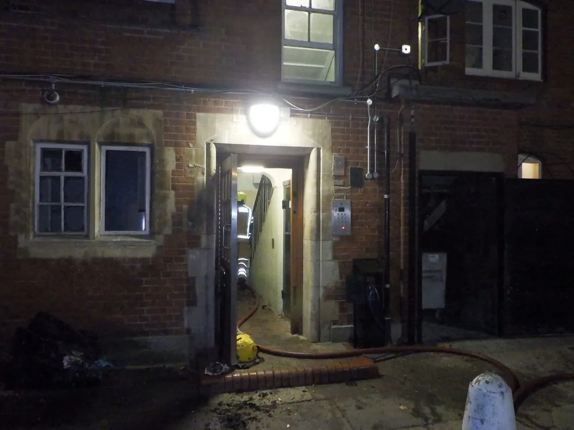 Shoreditch Flat Blaze Gutts Half Ground Floor, 25 Evacuated Safe