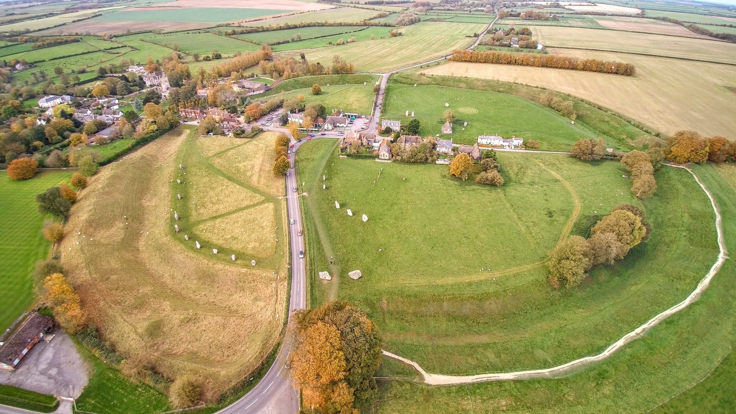 Wiltshire Family Walk Turned Ugly: Man Assaulted by Off-Road Drivers Near Avebury – Police Seek Witnesses