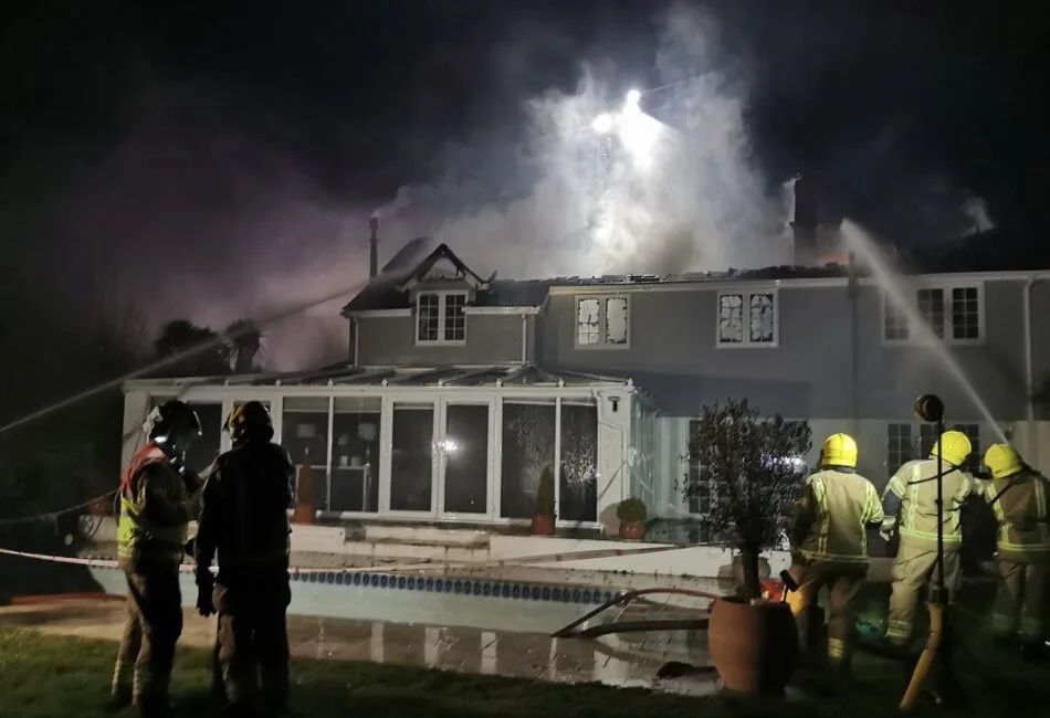 Pilley House Inferno: Seven Hampshire Fire Crews Battle 5-Hour Blaze in Early Hours