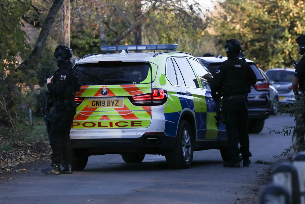 Drugs Thrown from M23 Car Leads to £6k Cocaine and Heroin Seizure, Two Men Charged