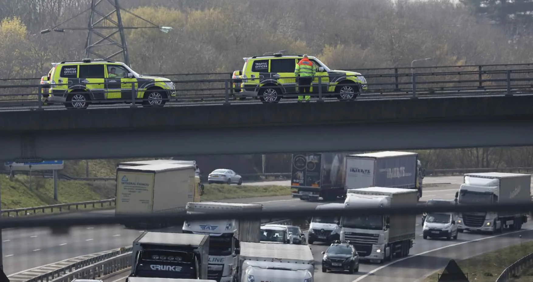 M20 Chaos: Lorry Crash Sparks Five-Mile Tailback – Avoid Coastbound Route Tonight!