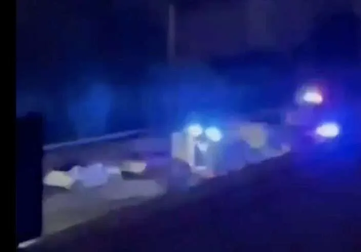 Two Men Stabbed Near Lower Lea Crossing in East London – Police Hunt Attackers