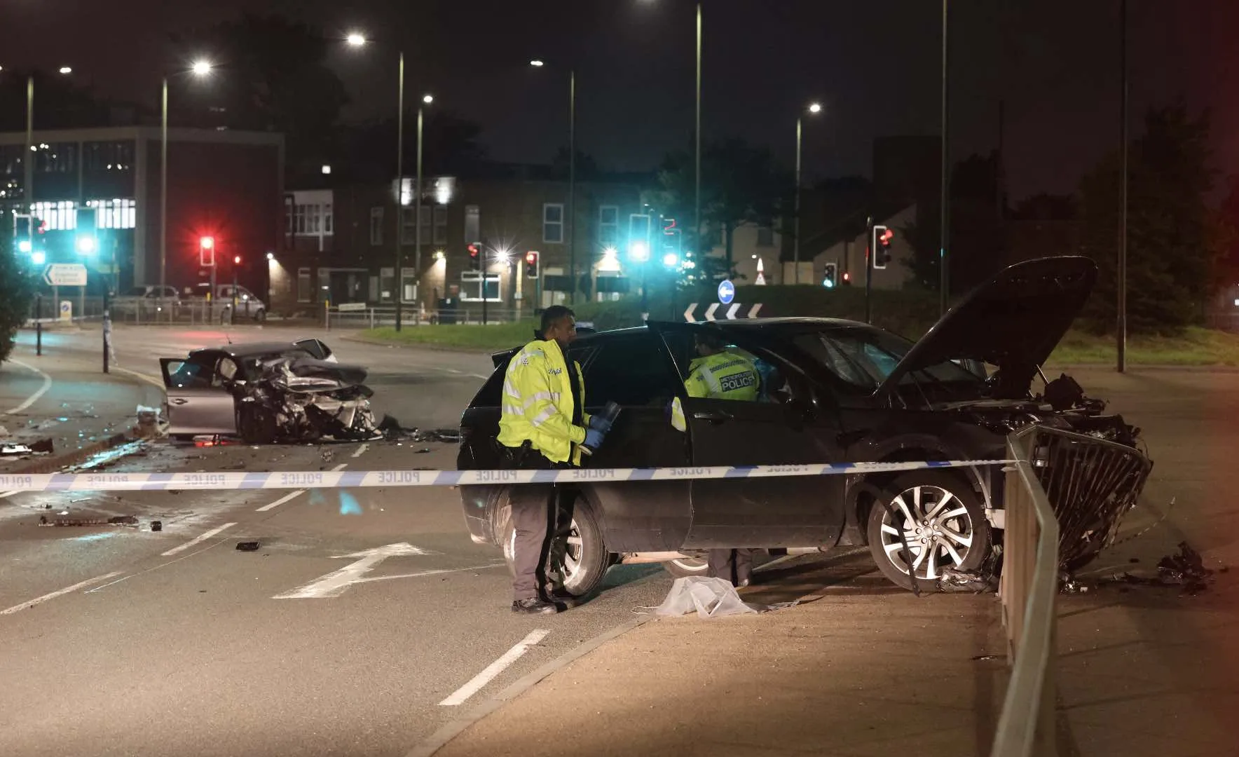 High-Speed Land Rover Chase Ends in Head-On Crash in Crayford – Knife, Drugs, Stolen Plates Found