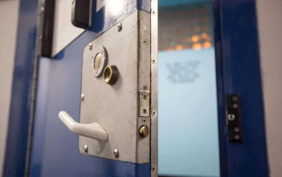 Whiskey-Fuelled Chase Ends in M27 Drink-Drive and Drugs Bust as Luton Man Arrested
