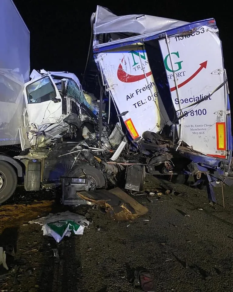 M40 Nightmare: Multiple HGVs and Car Crash Blocks All Lanes – No Serious Injuries in Early Morning Pile-Up