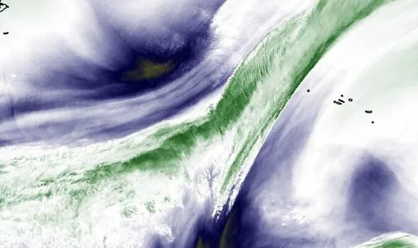 Storm Eunice Fury: 90mph Winds and Snow Set to Slam UK Roads – Severe Travel Warnings for Bridges and Motorways on Friday