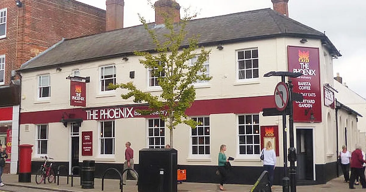 Man in 60s Hospitalised After Brutal Glass Bottle Attack Near Romsey Pub