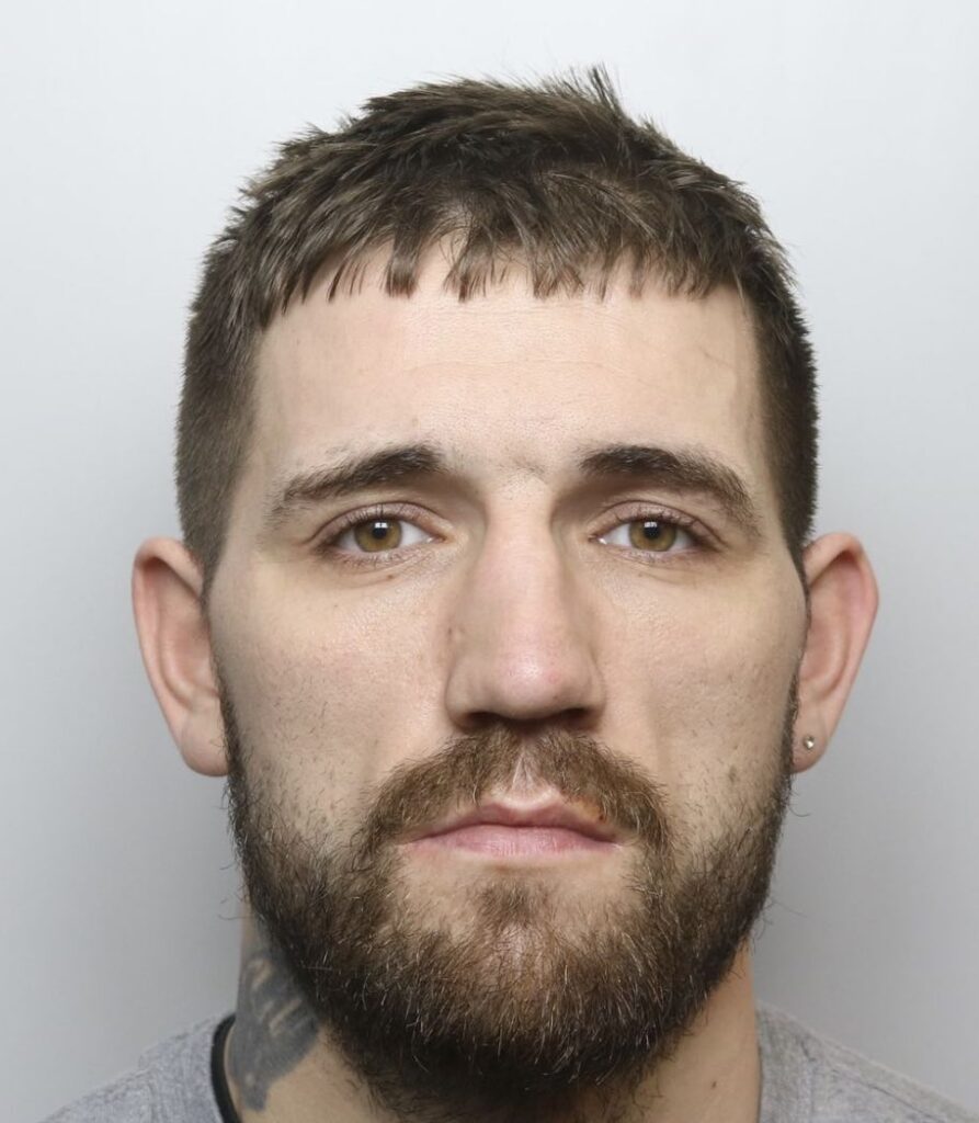 Knife thug Scott Appleby jailed nearly 8 years for petrol station robbery and drug offences in Burton